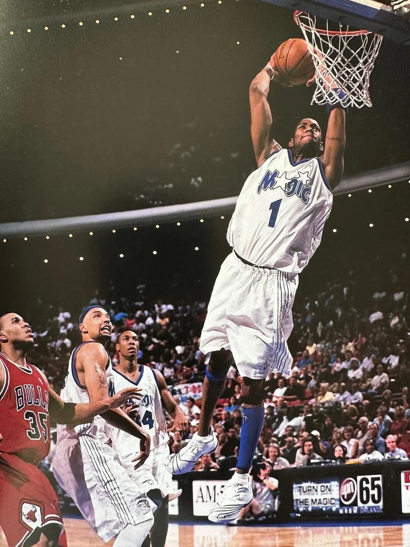 篮球篮网结束连败，全队积极庆祝（篮网终结连败，全队热烈庆祝）