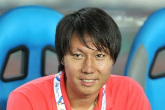 队记：抢篮板时杨瀚森被埃迪推来推去 他需要提升力量&护框&篮板（随队记者：杨瀚森与埃迪争篮板屡遭挤压，需加强力量、护筐及篮板能力）