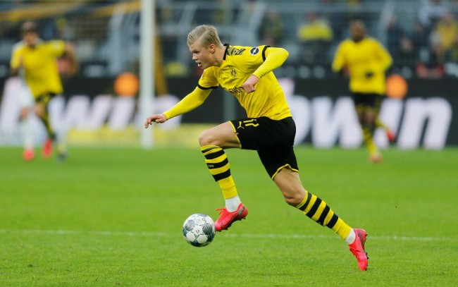 那不勒斯vs亚特兰大：麦克托米奈、霍伊伦首发，卢克曼、德凯特拉雷出战（那不勒斯对阵亚特兰大：麦克托米奈、霍伊伦先发，卢克曼与德凯特拉雷登场）