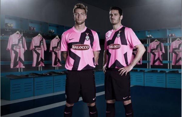 TA：阿森纳后卫本·怀特腿筋受伤，预计将休战至少一个月（据TA报道，阿森纳后卫本·怀特腿筋受伤，预计至少缺阵一个月）