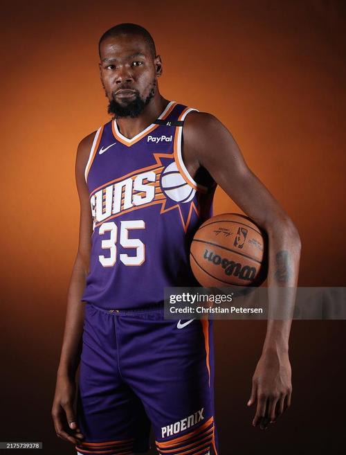 决赛踢满全场送出3次关键传球，维蒂尼亚当选洲际杯最佳球员（决赛打满全场奉献3次关键传球，维蒂尼亚荣膺洲际杯MVP）