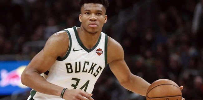 球迷比赛期间骂尤文踢得太烂，斯帕莱蒂回击：你们想怎样？（球迷赛中怒斥尤文表现低迷，斯帕莱蒂回怼：你们还想怎样？）