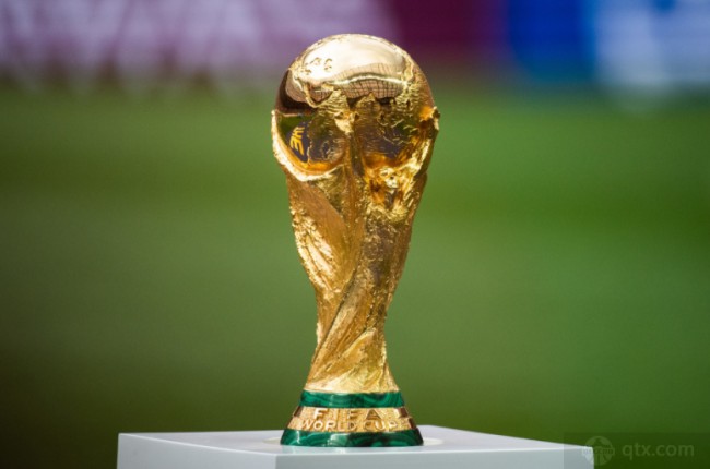 中超：武汉三镇2-0战胜上海申花（中超赛场：武汉三镇2-0力克上海申花）